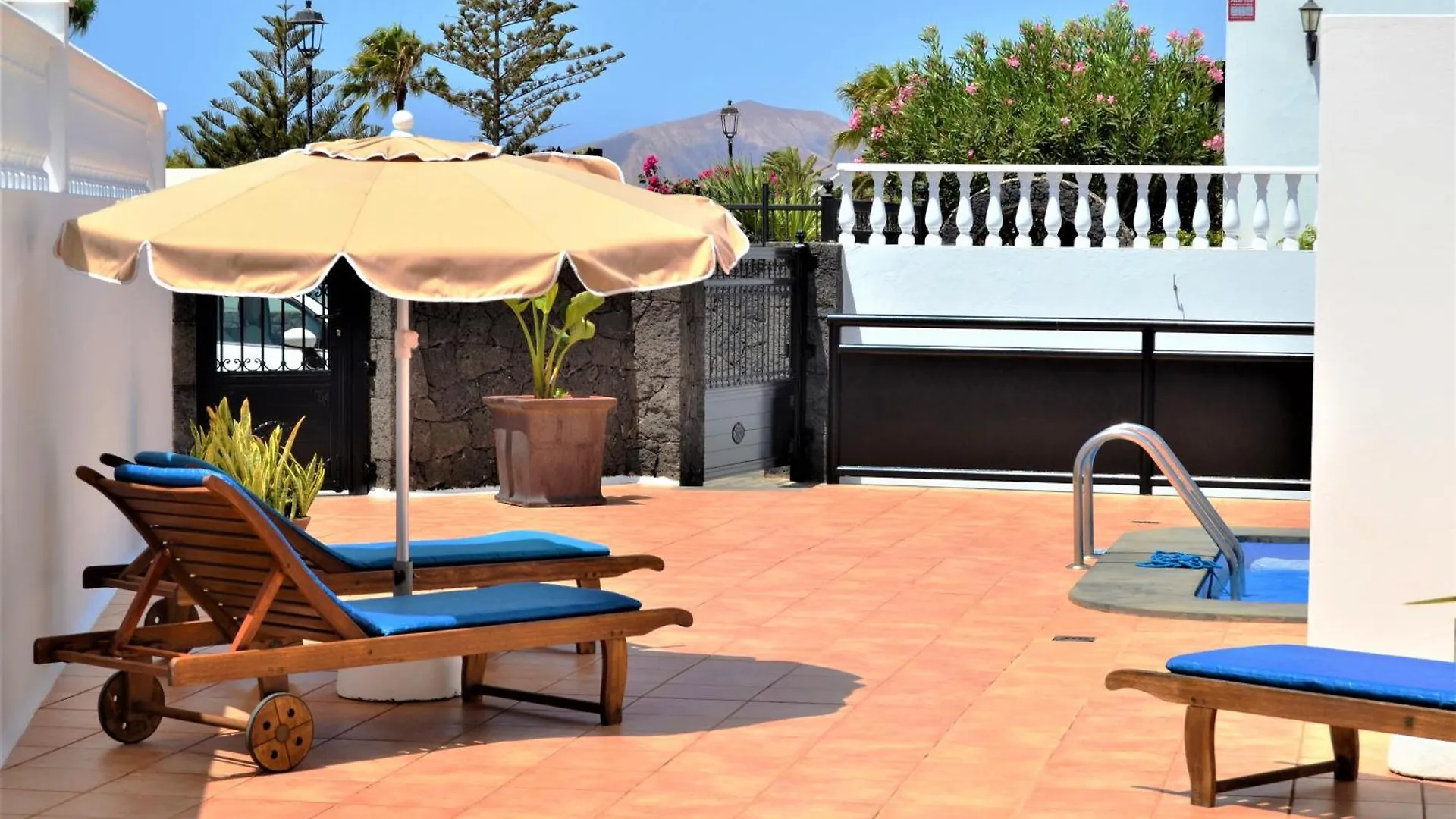 Grand Villa Famara Puerto Del Carmen  Puerto del Carmen (Lanzarote)